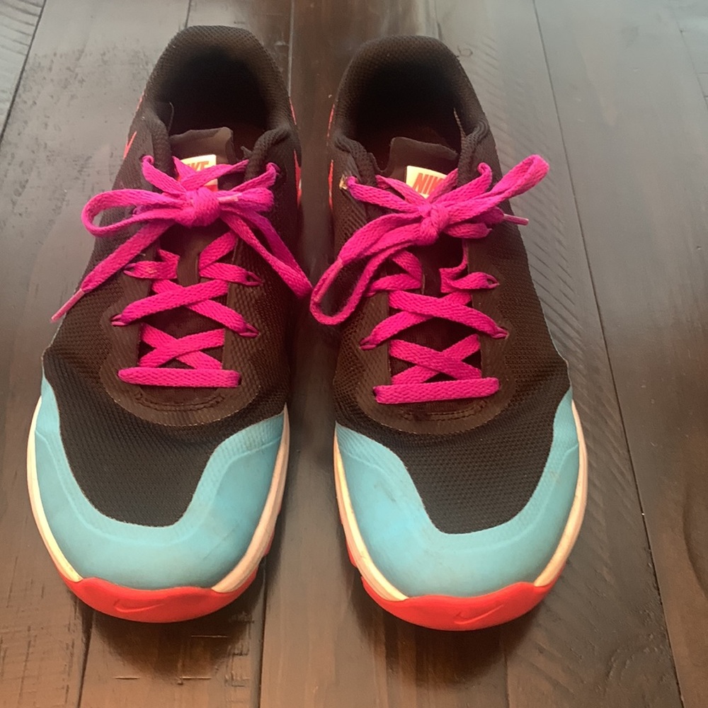 Nike trainers - Picture 2 of 4